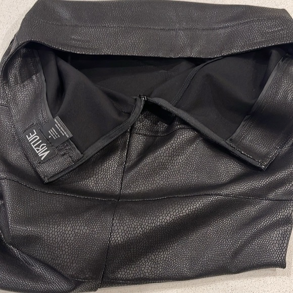 Virtue Black Faux Leather Skirt - Size 8 - Picture 9 of 10